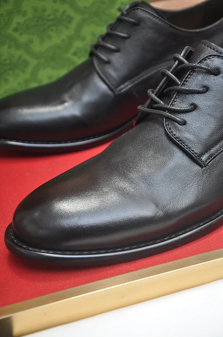 Men's shoes 💰580💶 Brand: GUCCI (Gucci) Standard code: Men's code 38/44 (45 can be customized) Grade: Same as the official website Original quality Material: Original cowhide Water-dyed cowhide lining Original rubber outsole Style category: Men's fashionable casual leather shoes Distinguished big-name luxury elements Top luxury Color: Actual picture